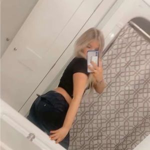 Meet your Posher, Devyn